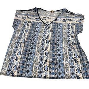 Lavish Plus Floral Blue & White V-Neck Blouse Women's Size 1X Geometric Casual